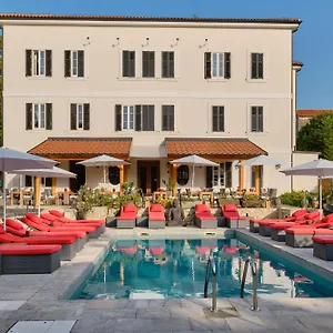 4* Hotel Dolphin